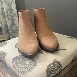 Universal Thread Tan Ankle Booties